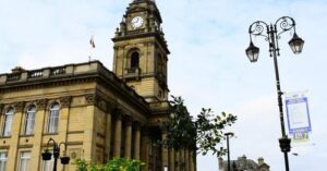 Read more about the article Morley residents outrage as Leeds council plans to remove heritage lighting from town centre